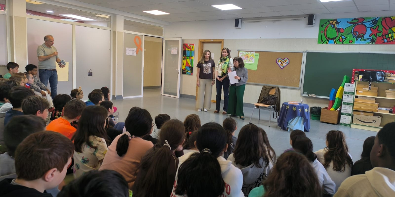 Visita de la multipremiada escritora Beatriz Giménez de Ory 